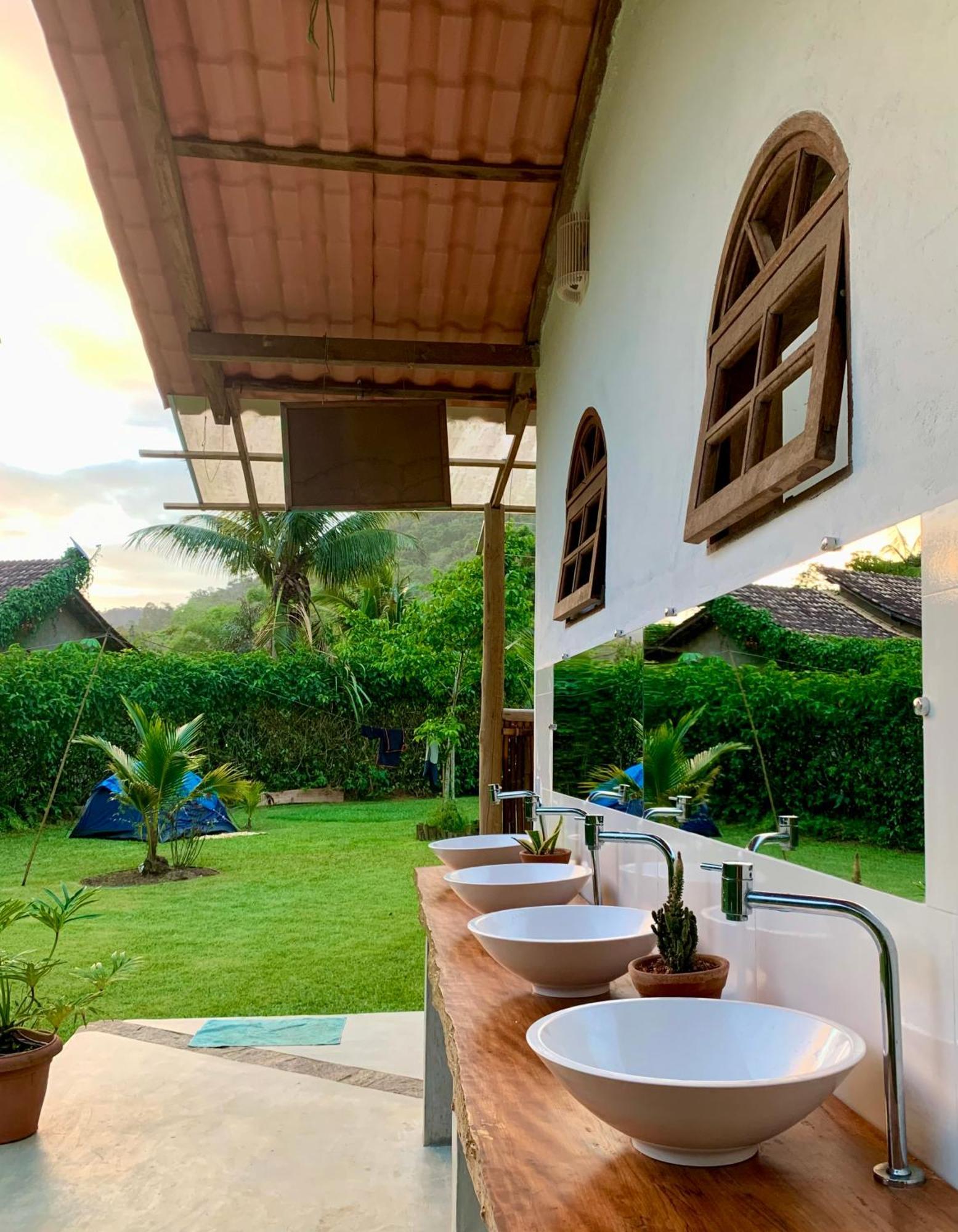 Flora Praia Do Sono Lodge & Trekking Парати Екстериор снимка